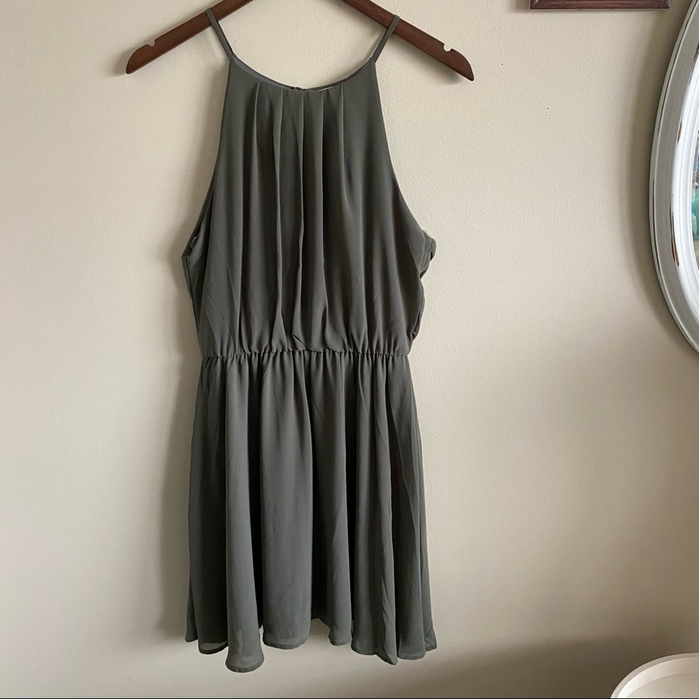 NWT Francesca’s Collection Lush Olive Green Cinch Waist High Neck Dress Size L